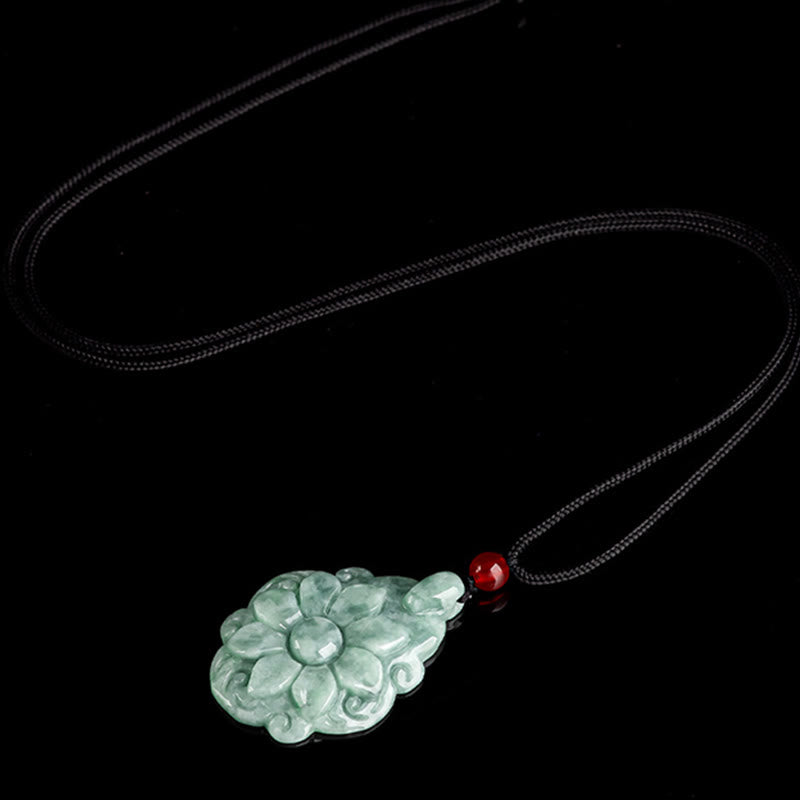 Stone of buddha Natural Jade Kalanchoe blossfeldiana Flower Pattern Luck Necklace Pendant